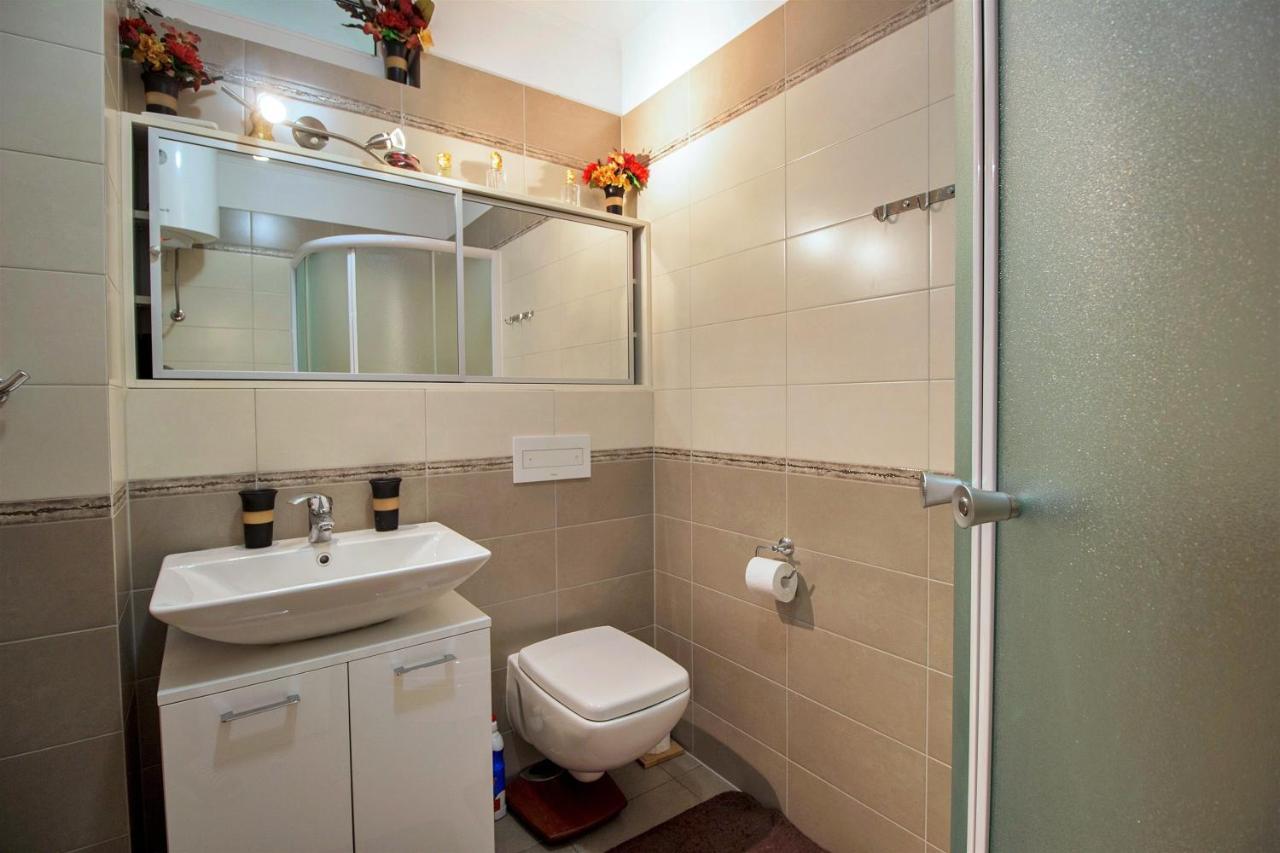 Apartment Lora Omiš Dış mekan fotoğraf