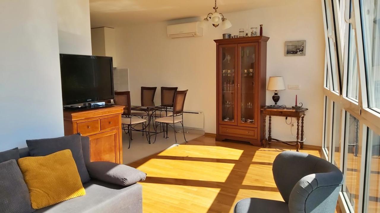 Apartment Lora Omiš Dış mekan fotoğraf